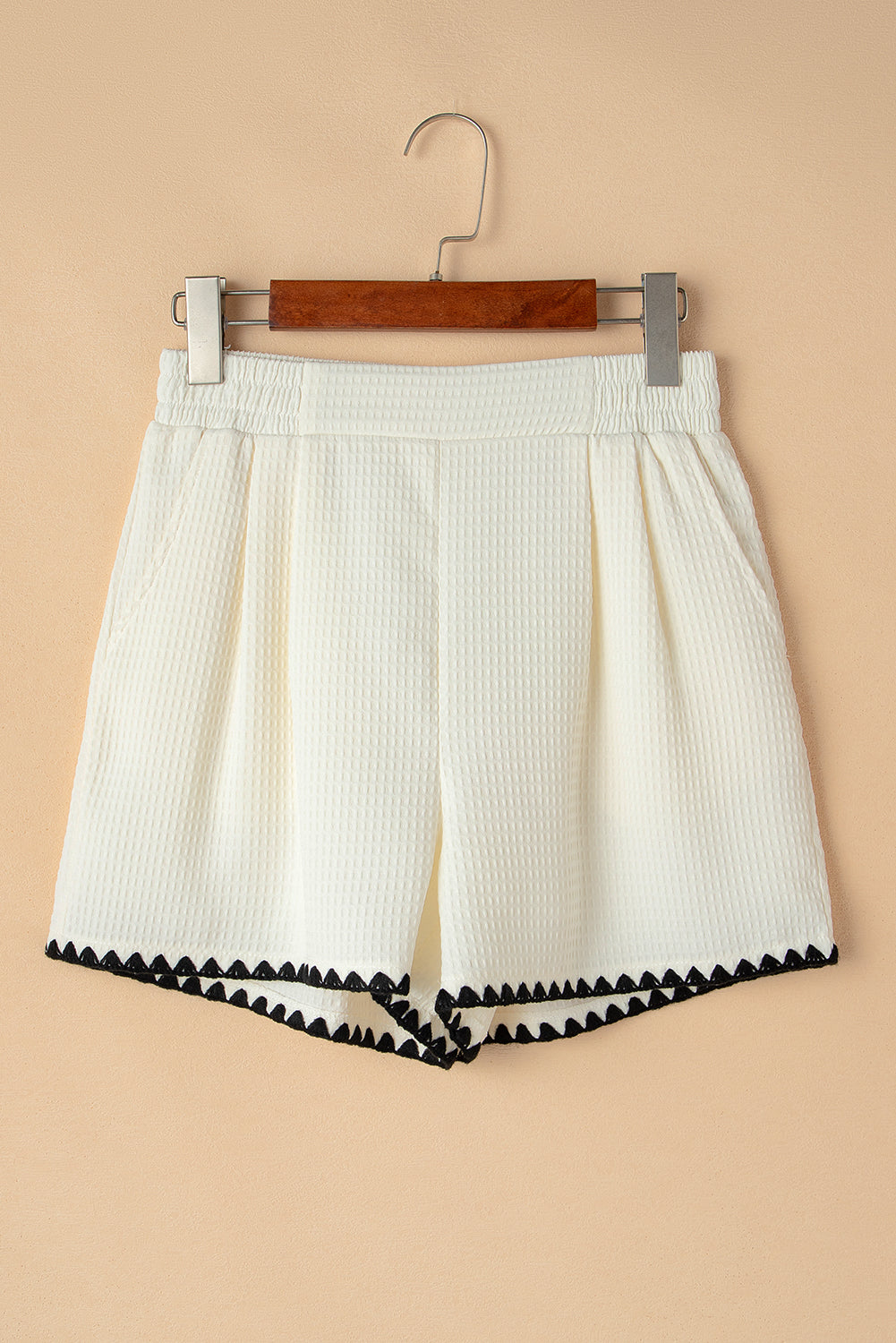 White Waffle Texture Contrast Ricrac Hemline Casual Shorts